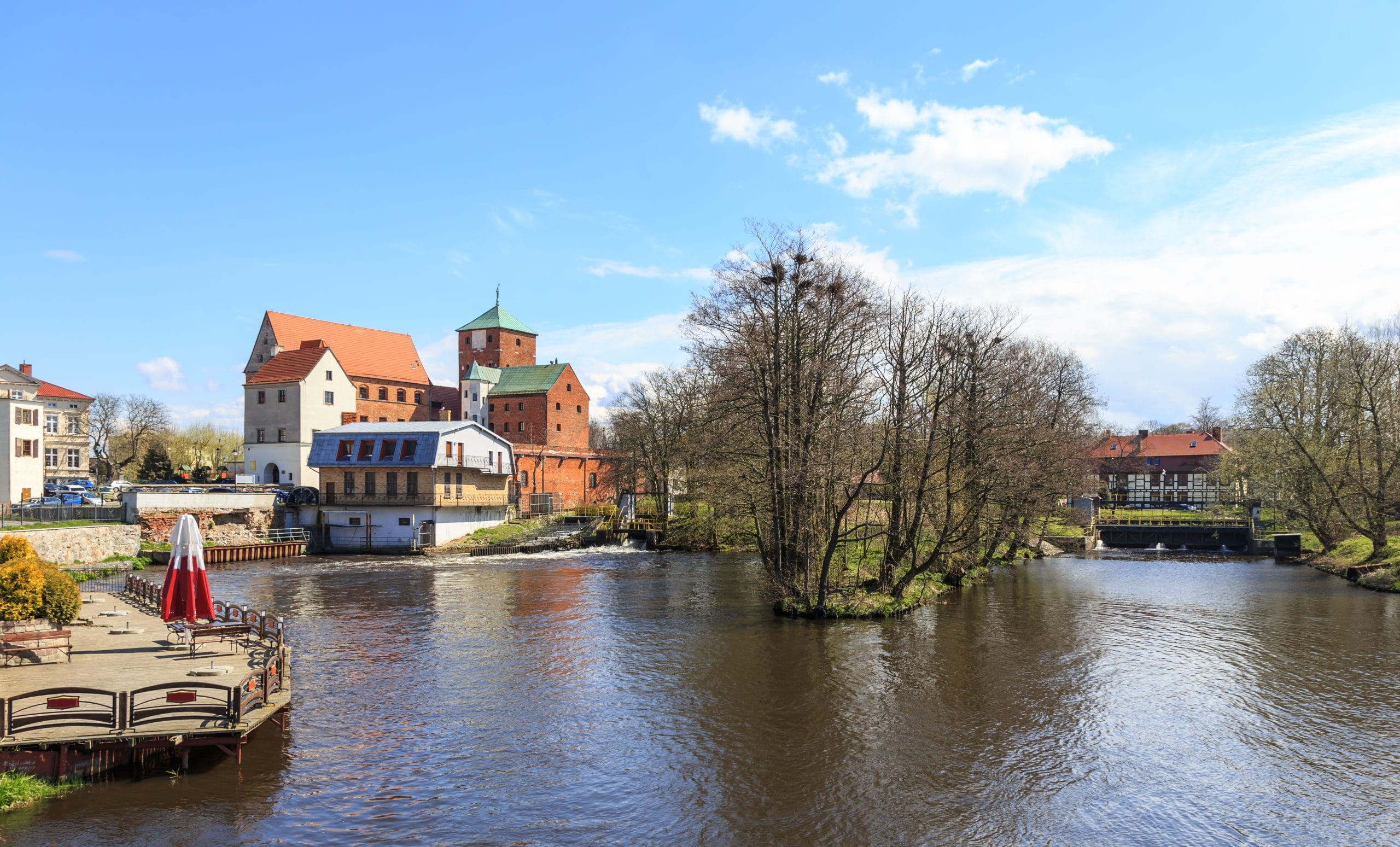 Widok na zamek nad Wieprzą - Apartament na wynajem Baltic Oak z widokiem na morze